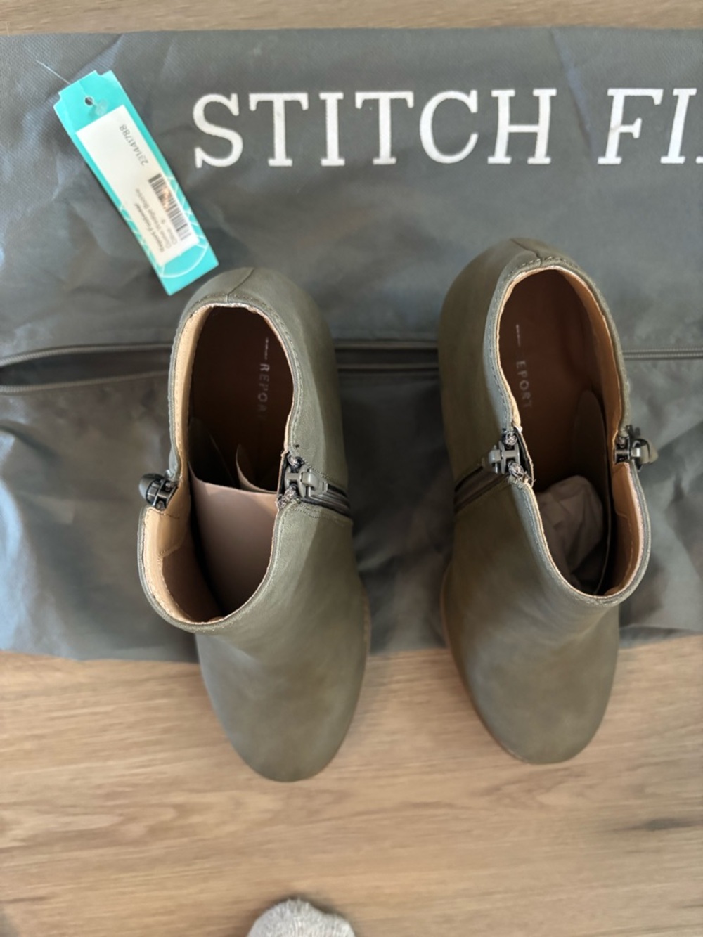 Report Wedge Ankle Bootie Women's Olive Suede Wedge Booties MSRP $57 Sz 9 NWT - Picture 5 of 5